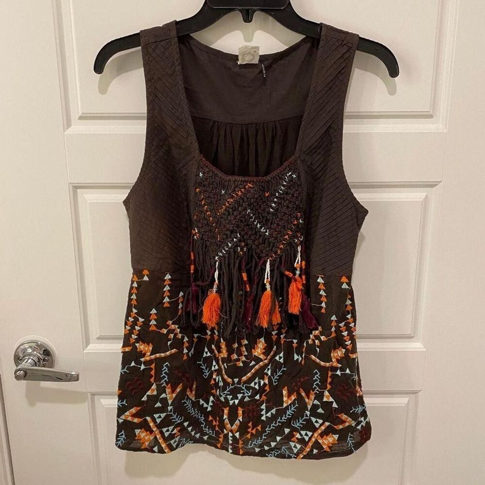 Anthropologie Akemi + Kin Rigmarole Embroidered Tassel Boho Tank Top Medium M